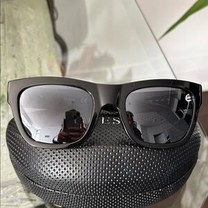 Guess Black Sunglasses
